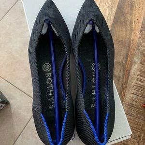 Size 7 Rothy’s Black Pointy Flats 🖤